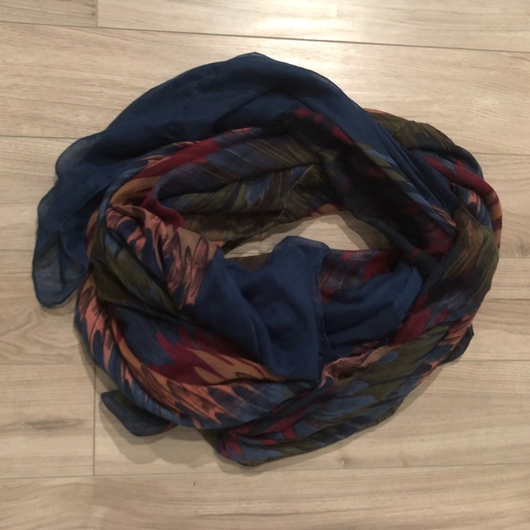 Scarf Assortment (4) - Picture 2 of 5